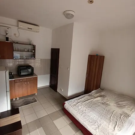 Lenka Apartment *